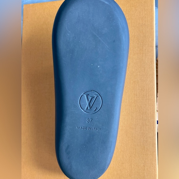 LV Louis Vuitton Floral Sandals/Flip Flops - Picture 7 of 8